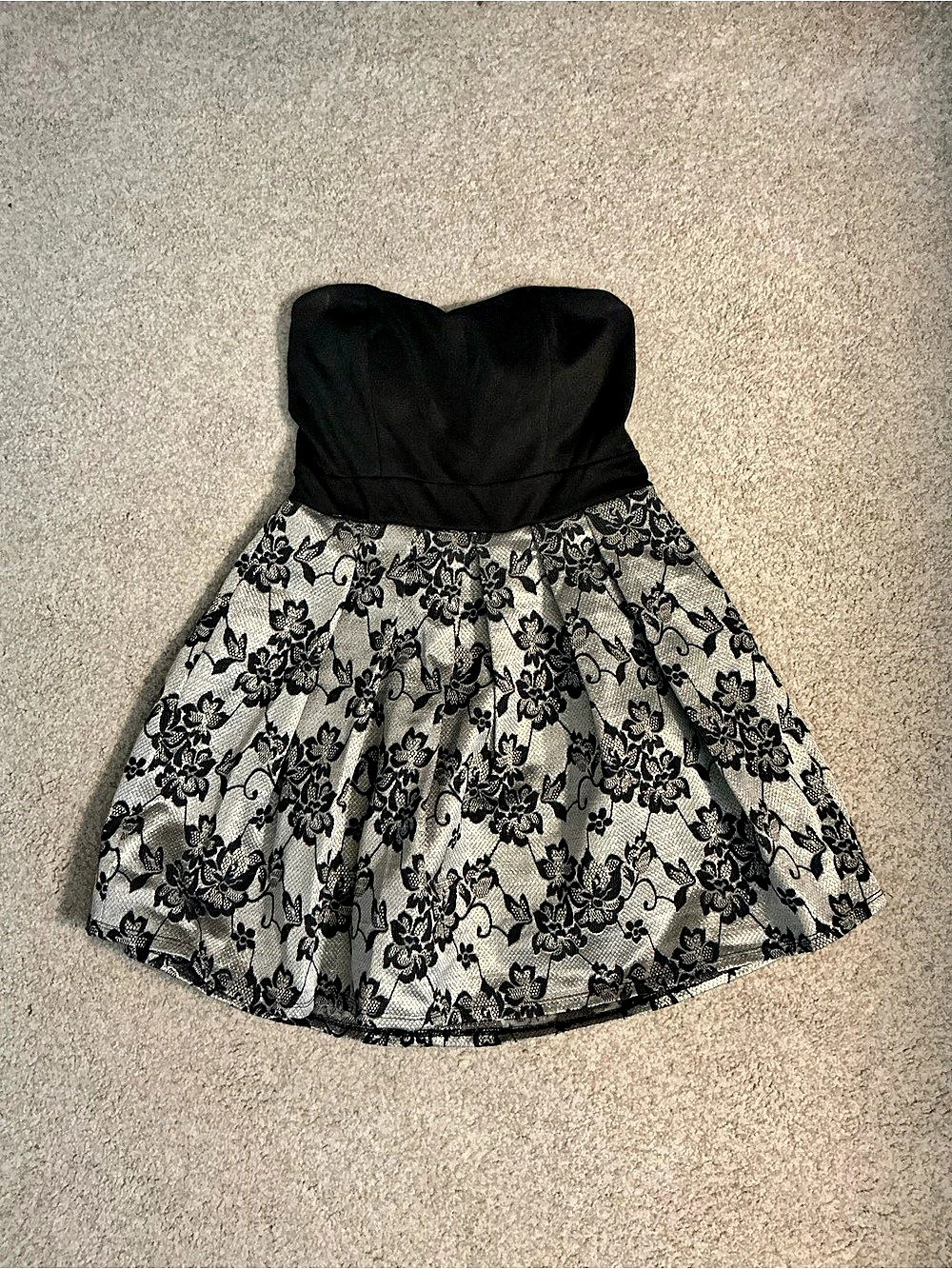Dainty Hooligan Floral Mini Dress Black & Gray Large Like New